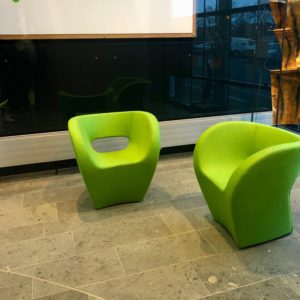 Moroso fauteuil herstofferen opnieuw bekleden by Dominikq Projectoffering